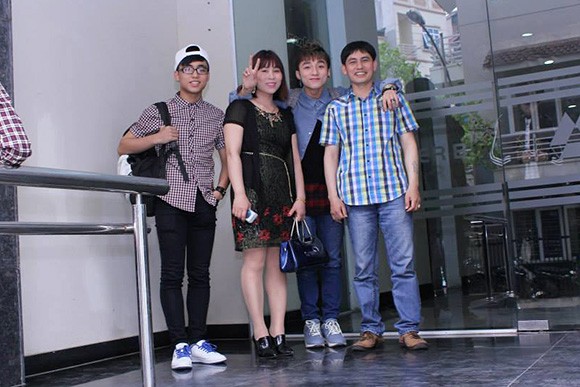 Sơn T&ugrave;ng thừa hưởng trọn vẹn n&eacute;t đẹp từ bố 3