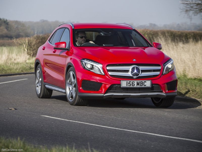 Khả năng tiết kiệm nhi&ecirc;n liệu của GLA 250 4Matic được đ&aacute;nh gi&aacute; cao hơn khi so s&aacute;nh xe &ocirc; t&ocirc;