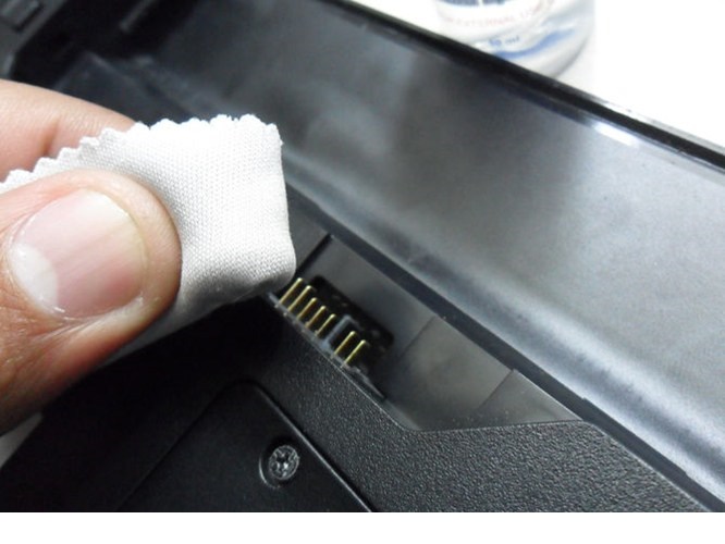 Những kinh nghiệm qu&yacute; b&aacute;u khi sử dụng pin laptop