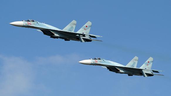Su-27 c&oacute; thể thực hiện hầu hết c&aacute;c nhiệm vụ chiến đấu từ kh&ocirc;ng k&iacute;ch, ti&ecirc;m k&iacute;ch, cường k&iacute;ch, l&agrave;m kẻ th&ugrave; kinh sợ