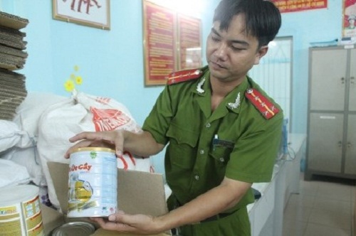 Triệt ph&aacute; cơ sở sản xuất sữa bột giả cho b&agrave; bầu, trẻ em