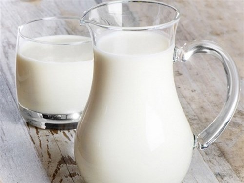Sai lầm trong ăn uống n&ecirc;n tr&aacute;nh l&agrave; người bị vi&ecirc;m t&uacute;i mật kh&ocirc;ng n&ecirc;n uống sữa b&ograve;