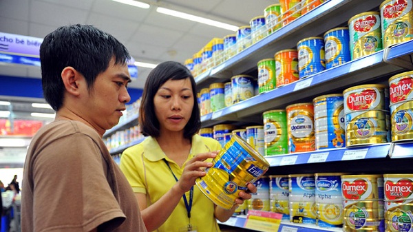 người d&ugrave;ng n&ecirc;n thận trọng khi chọn mua c&aacute;c sản phẩm sữa