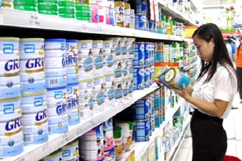 Người 13Win18 đa dạng khuyến mãi được lợi về gi&aacute; khi mua sữa bột