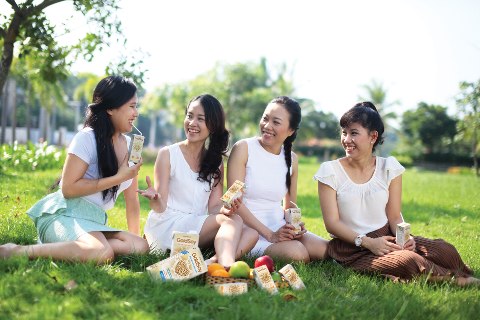 Sữa đậu n&agrave;nh l&agrave; sản phẩm tốt cho người ăn chay.