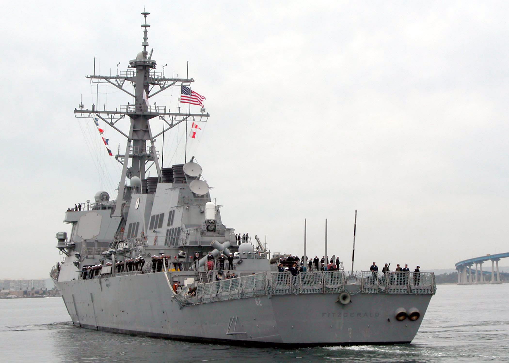 T&agrave;u khu trục USS Fitzgerald nổi tiếng trong giới qu&acirc;n sự thế giới