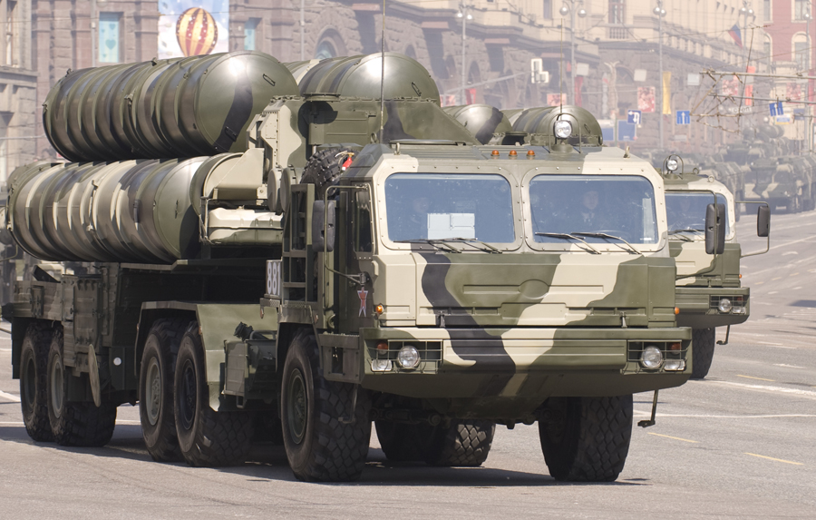 Tổ hợp t&ecirc;n lửa S-400