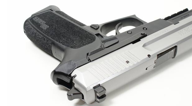 S&uacute;ng ngắn SIG Sauer SP2022 l&agrave; phi&ecirc;n bản cải tiến của s&uacute;ng SP 2009/2340