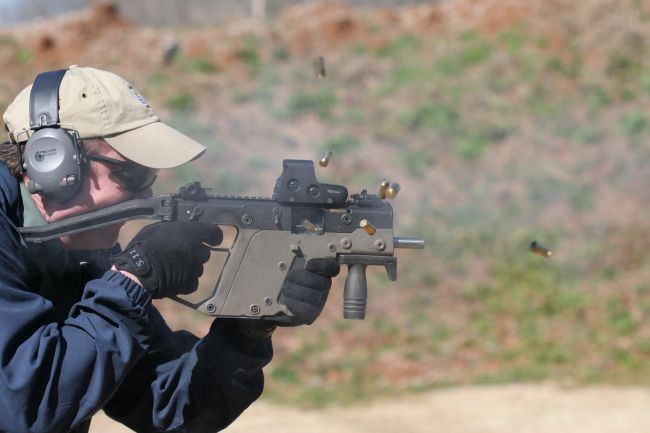 Kriss Vector l&agrave; một trong những mẫu s&uacute;ng tiểu li&ecirc;n kh&aacute; mạnh của qu&acirc;n đội Mỹ