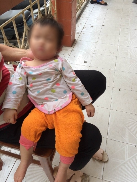Ch&aacute;u b&eacute; con chị H. đ&atilde; được giao về cho gia đ&igrave;nh chăm s&oacute;c