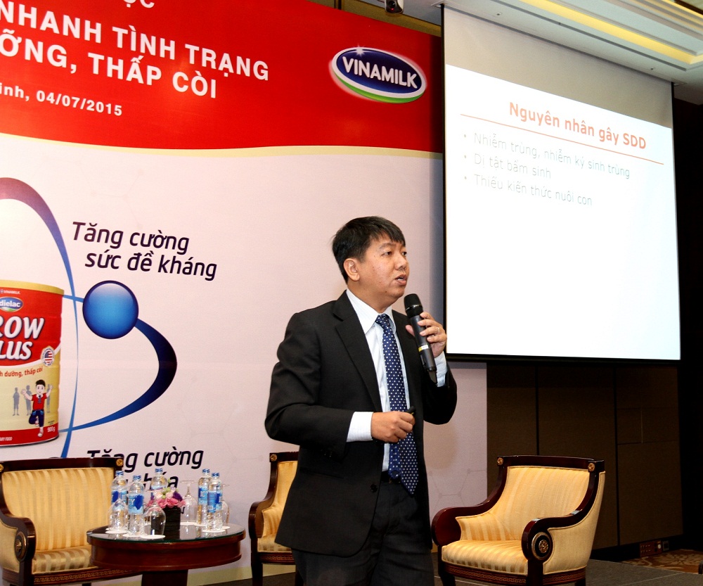 Tiến sĩ- B&aacute;c sĩ Nguyễn Anh Tuấn, Giảng vi&ecirc;n Bộ M&ocirc;n Nhi Đại Học Y Dược - Tp. Hồ Ch&iacute; Minh tư vấn cho c&aacute;c mẹ phương ph&aacute;p gi&uacute;p c&aacute;c b&eacute; tho&aacute;t khỏi t&igrave;nh trạng suy dinh dưỡng thấp c&ograve;i
