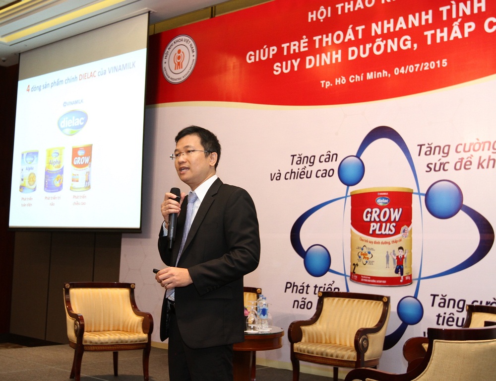 &Ocirc;ng Mai Thanh Việt &ndash; Gi&aacute;m Đốc Marketing ng&agrave;nh h&agrave;ng sữa bột, Vinamilk đại diện c&ocirc;ng ty giới thiệu đến người 13Win18 đa dạng khuyến mãi c&aacute;c sản phẩm dinh dưỡng chất lượng của Vinamilk