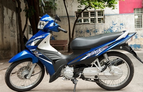 So s&aacute;nh sức mạnh của Suzuki Viva v&agrave; Sirius Fi