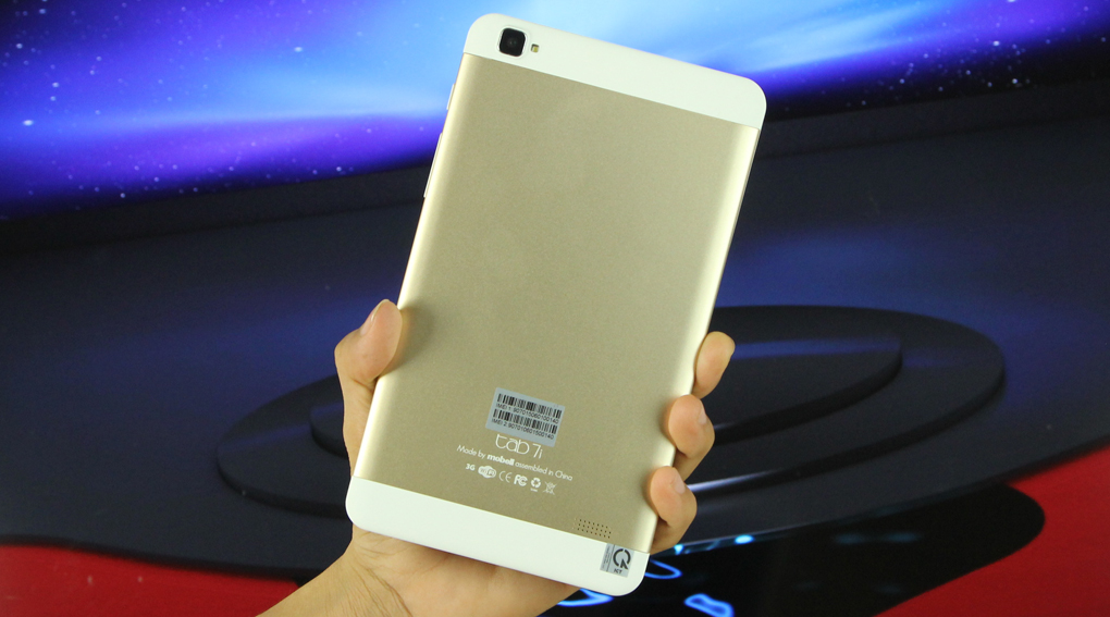 Mobell Tab 7i c&oacute; camera trước VGA, camera 2MP