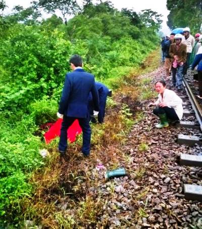 Tai nạn kinh ho&agrave;ng khiến phụ nữ bị keo l&ecirc; 100m v&agrave; tử vong
