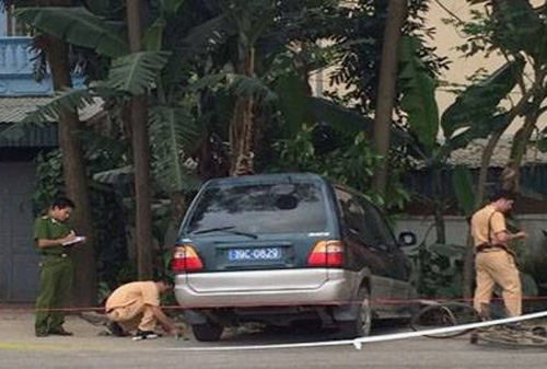 Hiện trường vụ tai nạn giao th&ocirc;ng do xe biển xanh g&acirc;y ra
