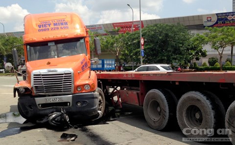 Hiện trường vụ tai nạn giao th&ocirc;ng