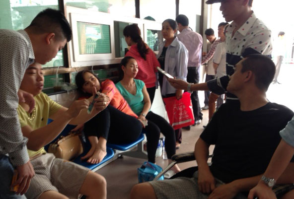 Nhiều hành khách vẫn sợ hãi khi nhắc lại vụ tai nạn giao thông Nhiều hành khách vẫn sợ hãi khi nhắc lại vụ tai nạn giao thông