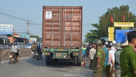 Hiện trường vụ tai nạn giao th&ocirc;ng thảm khốc tr&ecirc;n QL22, huyện Củ Chi, TP.HCM