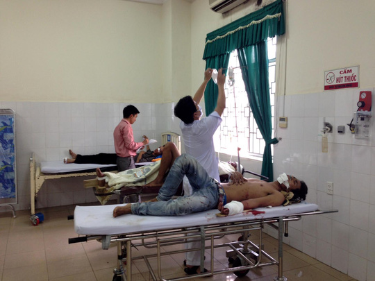 T&iacute;nh đến trưa 3/5, vụ tai nạn giao th&ocirc;ng đ&atilde; khiến 4 người chết, 7 người bị thương