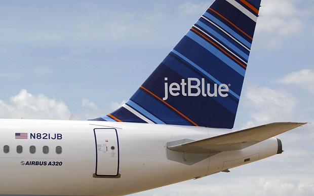 Vụ tai nạn hy hữu xảy ra tr&ecirc;n một chuyến bay của h&atilde;ng JetBlue