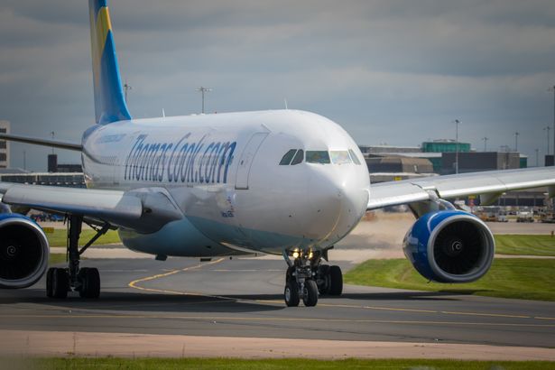 M&aacute;y bay của h&atilde;ng h&agrave;ng kh&ocirc;ng Thomas Cook đ&atilde; bị trễ v&igrave; vụ tai nạn hy hữu li&ecirc;n quan đến một nữ h&agrave;nh kh&aacute;ch say rượu