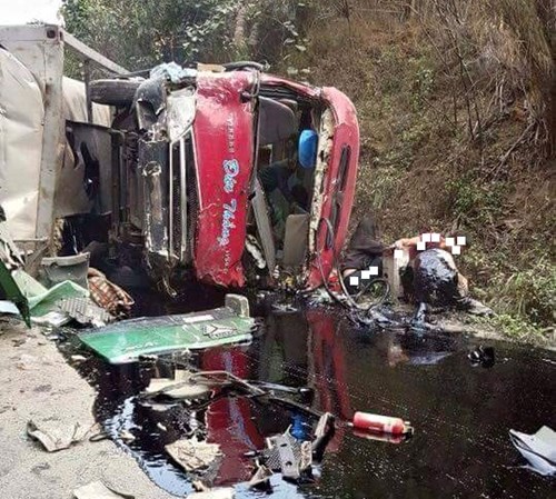 Vụ tai nạn giao th&ocirc;ng khiến &iacute;t nhất 3 người tử vong v&agrave; 20 người bị thương