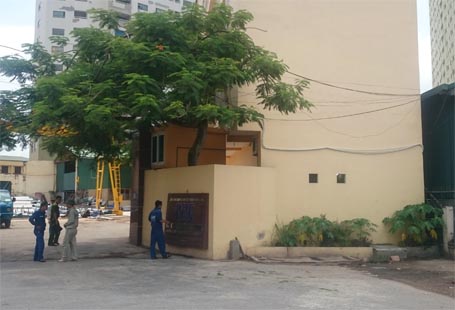 Lực lượng chức năng lấy lời khai của nh&acirc;n chứng để l&agrave;m r&otilde; liệu vụ tai nạn thương t&acirc;m n&agrave;y c&oacute; phải l&agrave; do tự tử hay kh&ocirc;ng