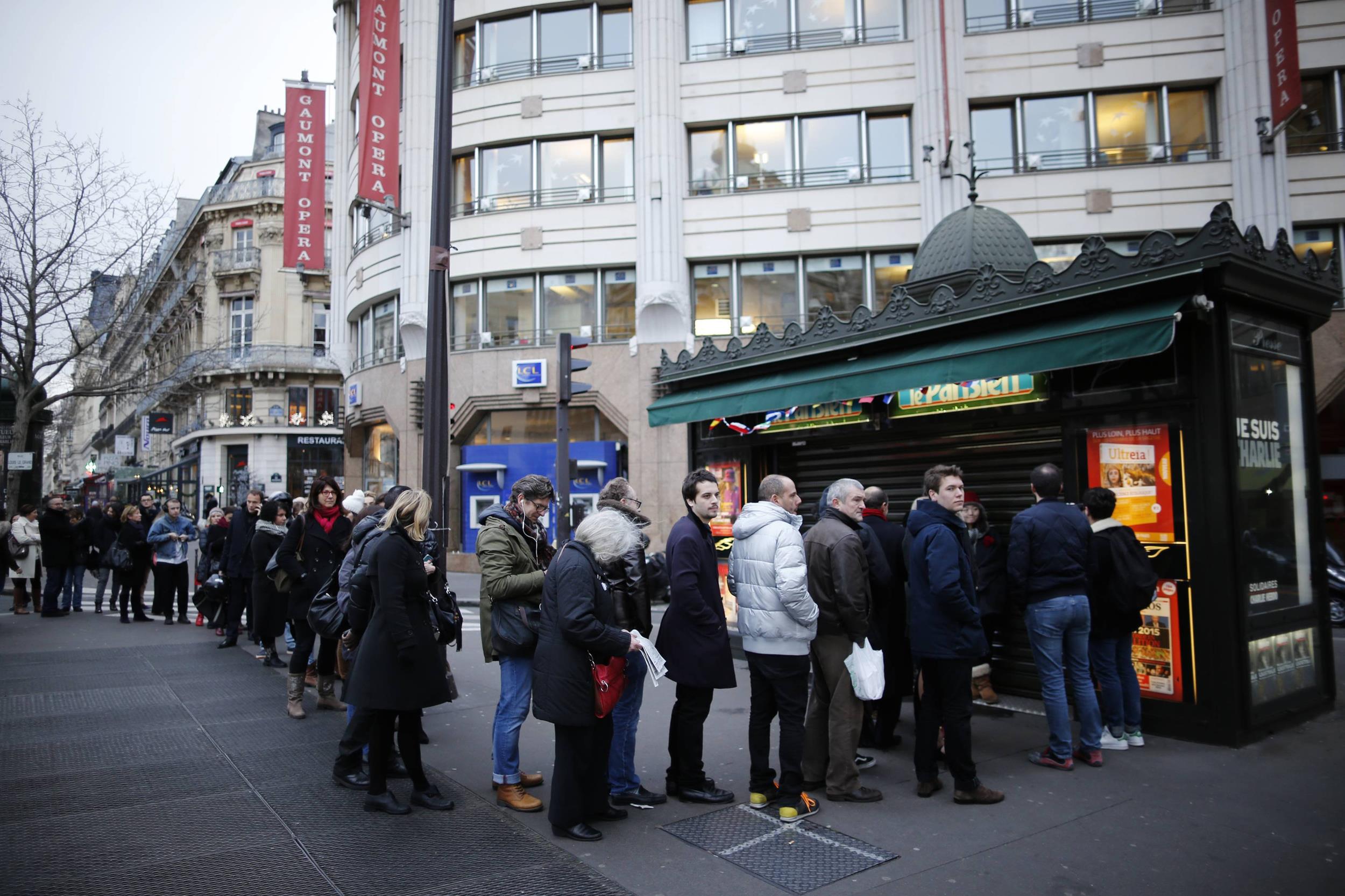 Sau vụ thảm sát kinh hoàng báo Charlie Hebdo tiếp tục đăng ảnh biếm họa Nhà tiên tri Mohammed Sau vụ thảm sát kinh hoàng báo Charlie Hebdo tiếp tục đăng ảnh biếm họa Nhà tiên tri Mohammed