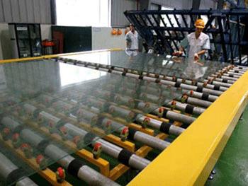 c&ocirc;ng nghệ k&iacute;nh nổi float. Đ&acirc;y l&agrave; c&ocirc;ng nghệ sản xuất k&iacute;nh ti&ecirc;n tiến hiện nay