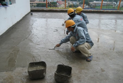  Vữa chống thấm Mova lastic được coi l&agrave; trợ thủ đắc lực cho những c&ocirc;ng tr&igrave;nh x&acirc;y dựng &ldquo;chống&rdquo; lại mưa b&atilde;o.