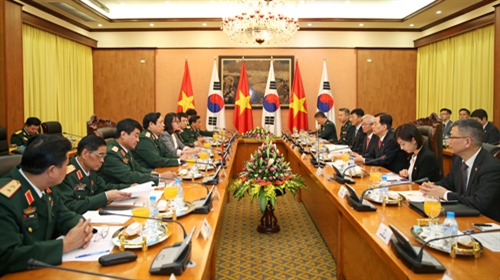 Tại cuộc hội đ&agrave;m, hai Bộ trưởng nhất tr&iacute; tiếp tục tăng cường hơn nữa quan hệ hợp t&aacute;c quốc ph&ograve;ng Việt Nam &ndash; H&agrave;n Quốc