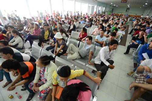 Nhu cầu đặt mua v&eacute; t&agrave;u Tết dương lịch, Tết &acirc;m lịch đang tăng cao ch&oacute;ng mặt