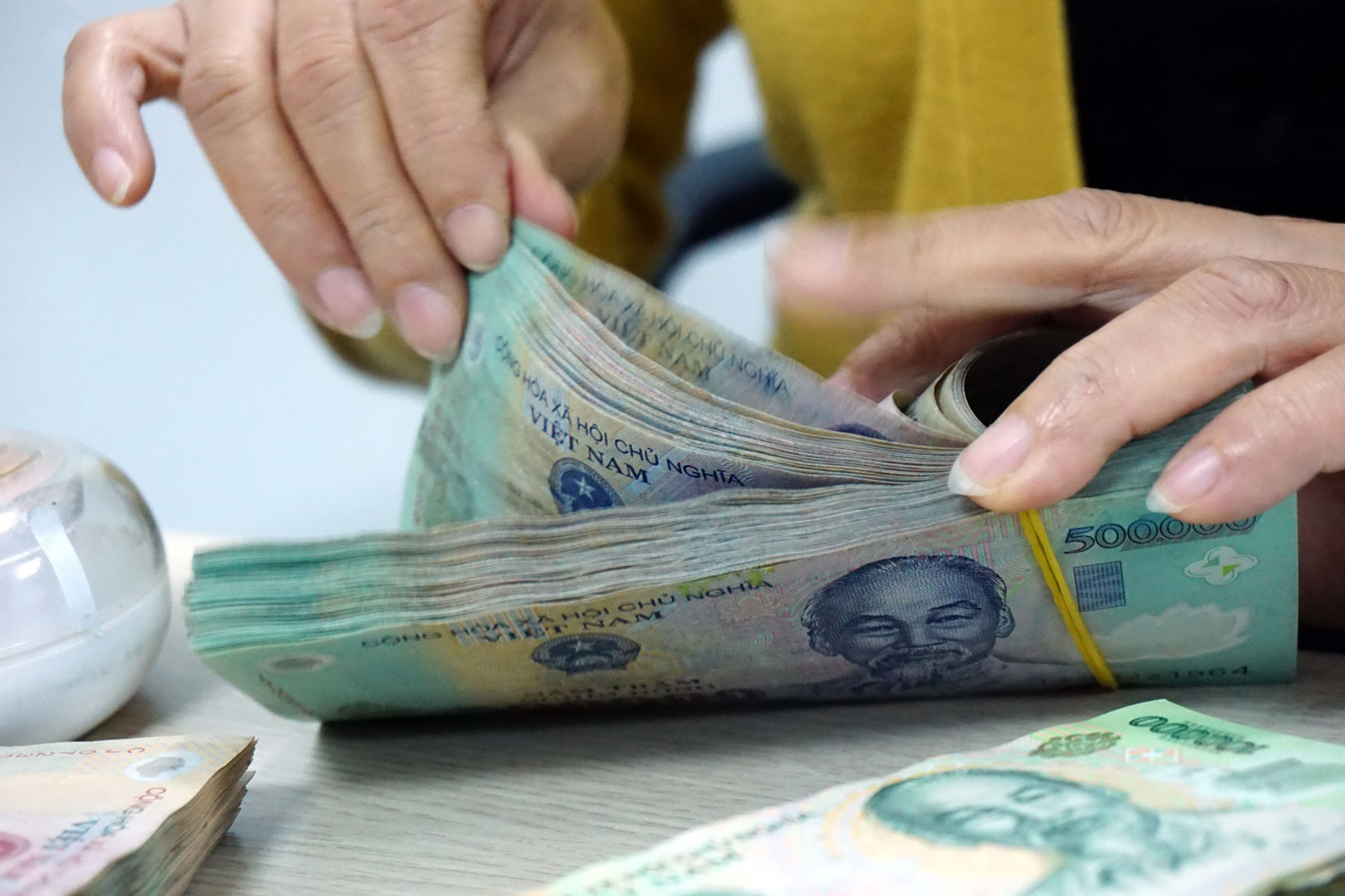 Theo dự b&aacute;o, mức tăng lương tối thiểu v&ugrave;ng năm 2017 sẽ kh&ocirc;ng vượt qu&aacute; con số 12,4% của năm 2016