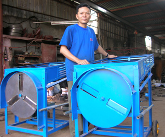 một chiếc m&aacute;y xắt khoai m&igrave; si&ecirc;u tốc cỡ vừa