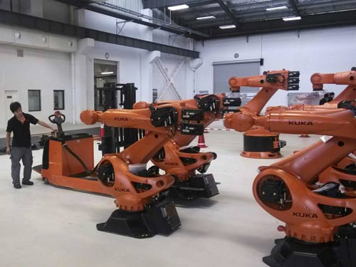C&ocirc;ng ty C&ocirc;ng nghệ Everwin Th&acirc;m Quyến đ&atilde; thay thế 90% nh&acirc;n c&ocirc;ng bằng robot trong hoạt động sản xuất nhằm n&acirc;ng cao năng suất chất lượng