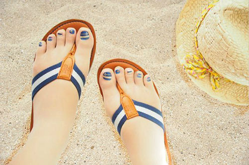 Giới trẻ ph&aacute;t cuồng với mốt tất nail 