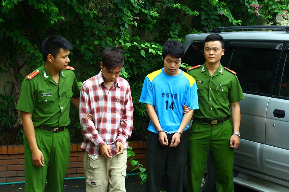 C&ocirc;ng an bắt giữ hai đối tượng C&ocirc;ng v&agrave; Ho&agrave;n