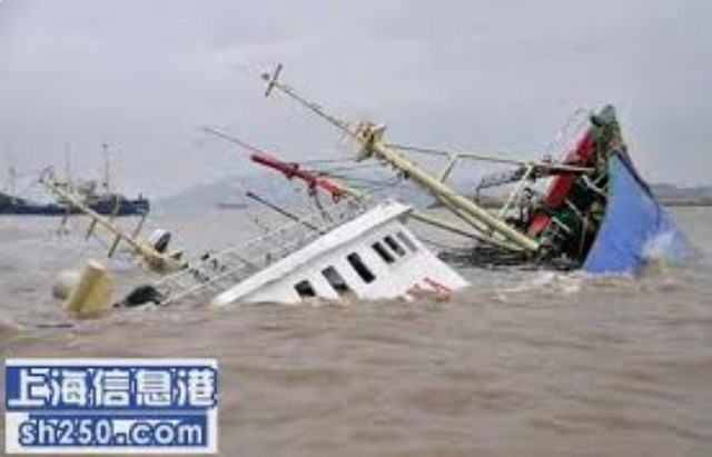 T&agrave;u c&aacute; Trung Quốc bị đắm sau khi đ&acirc;m v&agrave;o một t&agrave;u h&agrave;ng Malta ở biển Hoa Đ&ocirc;ng ng&agrave;y 7/5