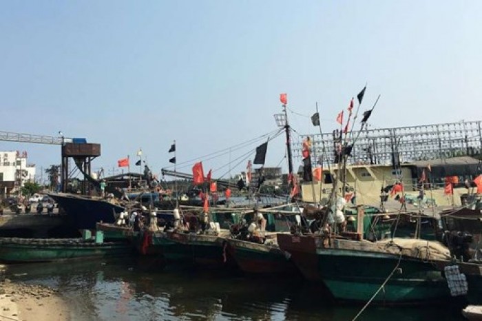 Vụ t&agrave;u c&aacute; Trung Quốc bị ch&igrave;m xảy ra trong bối cảnh ngư d&acirc;n nước n&agrave;y tăng cường đ&aacute;nh bắt tr&aacute;i ph&eacute;p ở Biển Đ&ocirc;ng v&agrave; biển Hoa Đ&ocirc;ng
