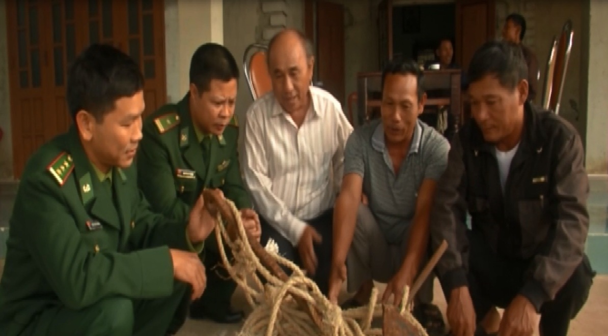 Ngư lưới cụ đ&aacute;nh bắt của b&agrave; con bị t&agrave;u c&aacute; Trung Quốc ph&aacute; hoại