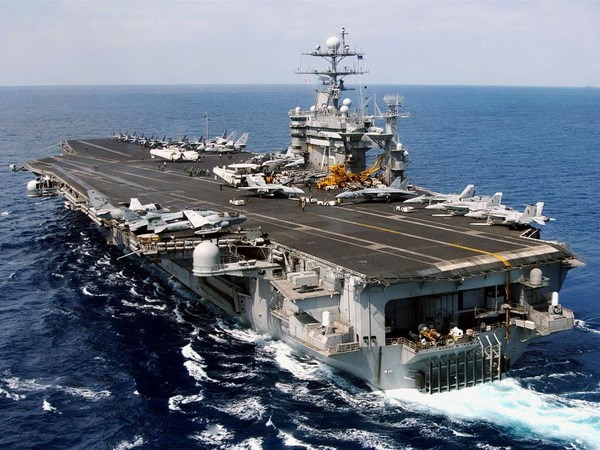 T&agrave;u s&acirc;n bay USS Harry Truman của Mỹ
