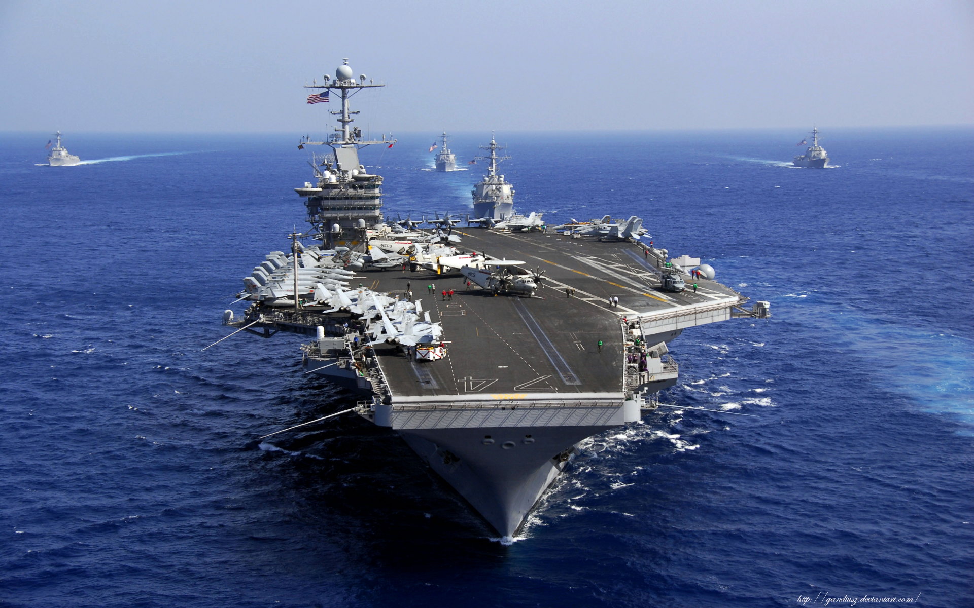 Ng&agrave;y 19/1/2016, Hải qu&acirc;n Mỹ đang triển khai t&agrave;u s&acirc;n bay USS John C Stennis tới khu vực T&acirc;y Th&aacute;i B&igrave;nh Dương