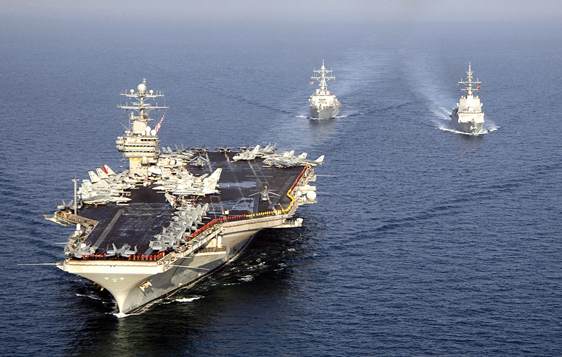 T&agrave;u s&acirc;n bay Mỹ USS Theodore Roosevelt đ&atilde; kh&ocirc;ng thể cập cảng Portsmouth tại Anh