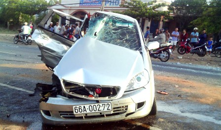 Nạn nh&acirc;n vụ tai nạn taxi đ&acirc;m chết người ở Thanh H&oacute;a đ&atilde; bị đ&acirc;m văng 3 m&eacute;t trước khi tử vong