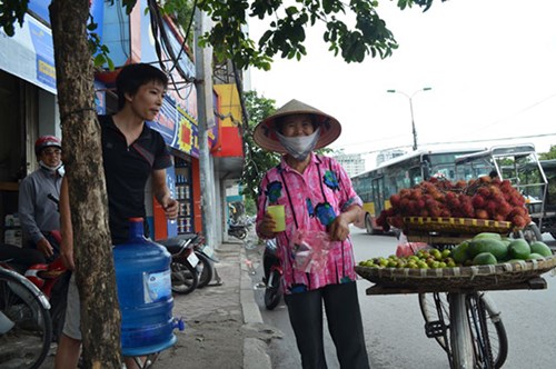 tịch thu b&igrave;nh tr&agrave; đ&aacute; miễn ph&iacute;