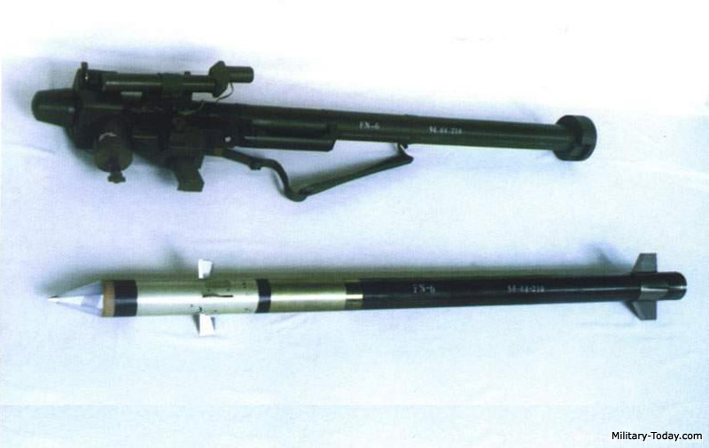 T&ecirc;n lửa v&aacute;c vai FN-6 c&ograve;n được biết đến l&agrave; t&ecirc;n lửa Hồng &Aacute;nh 6