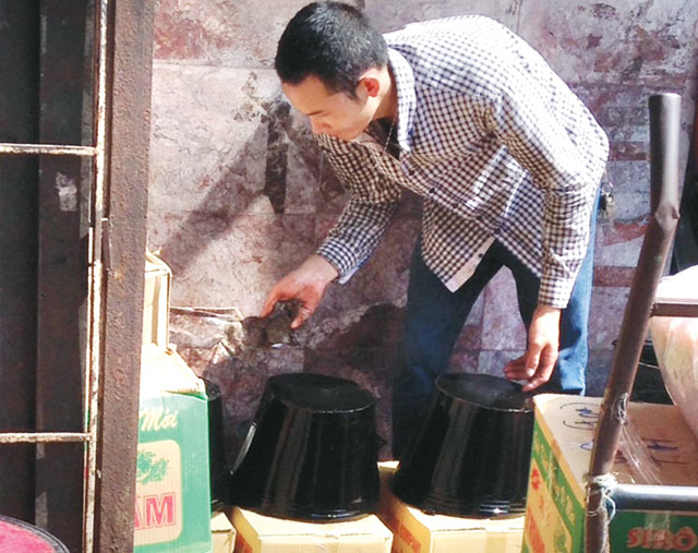 Thạch kh&ocirc; được chế biến ở những nơi &ocirc; nhiễm, mất vệ sinh