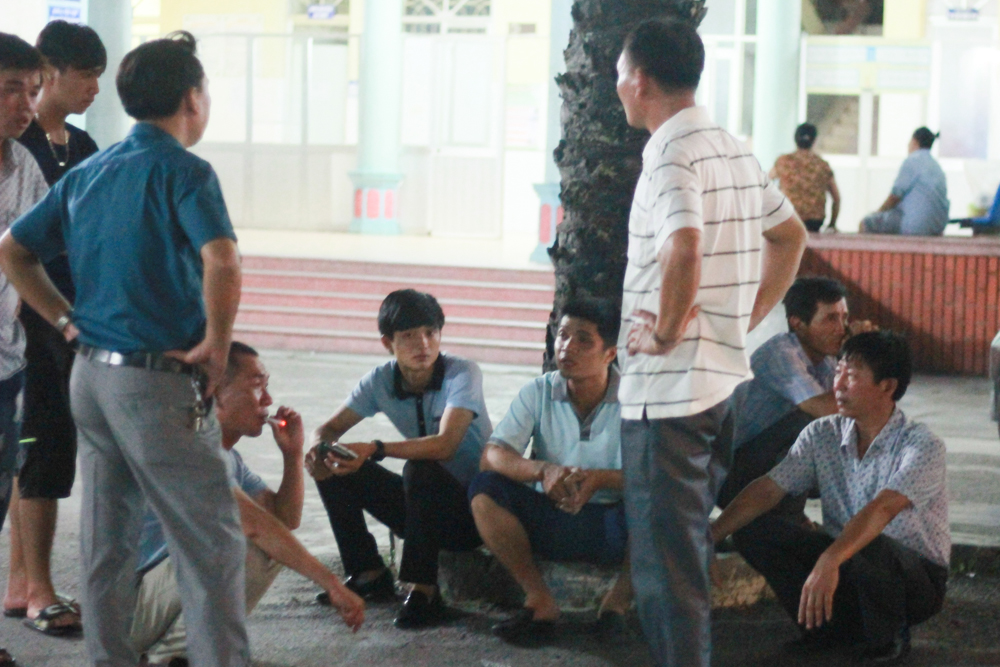 Thai nhi chết ngạt kh&ocirc;ng do l&yacute; do, người nh&agrave; v&acirc;y bệnh viện chờ giải th&iacute;ch