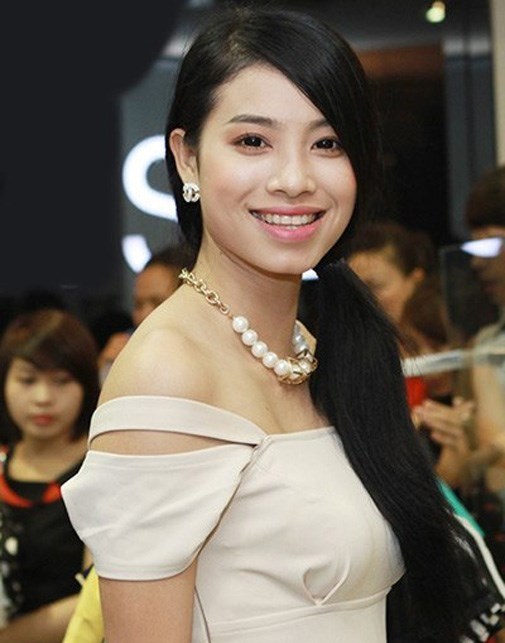 Phần thưởng lớn nhất Phạm Hương nhận được từ cuộc thi chính là những lời khen từ chuyên gia trang điểm và các khán giả mến mộ, giúp cô “bắt đầu ý thức được là mình xinh đẹp” và tự tin, bản lĩnh hơn khi bước vào những vòng thi nhan sắc nặng ký kế tiếp.